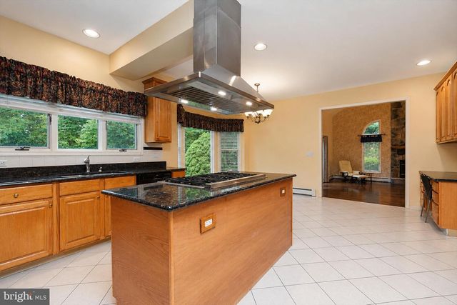 181 BERKLEY AVE, Belle Mead, NJ 08502