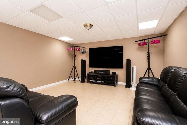181 BERKLEY AVE, Belle Mead, NJ 08502