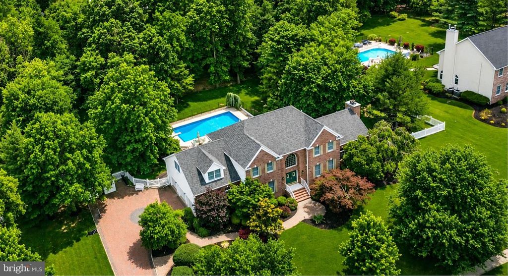 181 BERKLEY AVE, Belle Mead, NJ 08502