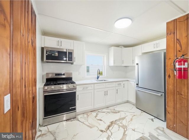 113 JAYNES AVE, Island Heights, NJ 08732