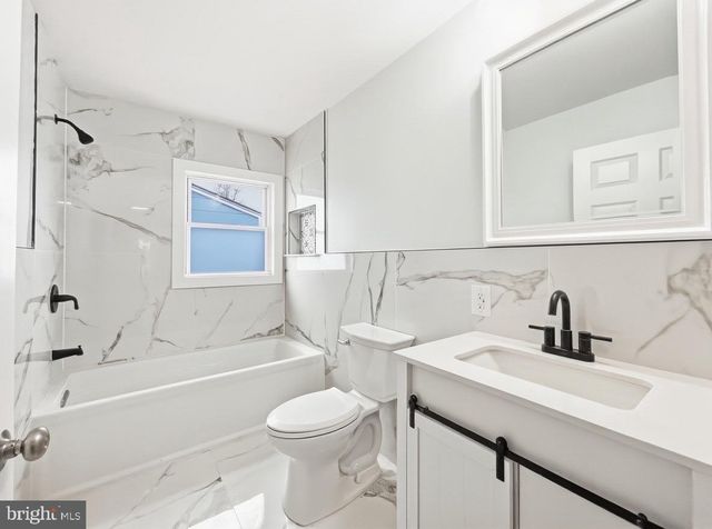 113 JAYNES AVE, Island Heights, NJ 08732