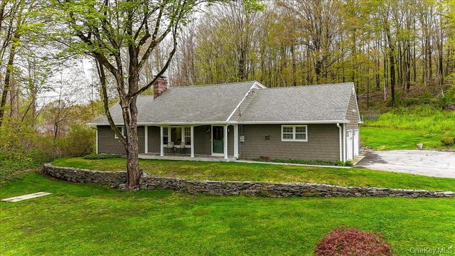 287 Hunns Lake Road, Stanfordville, NY 12581