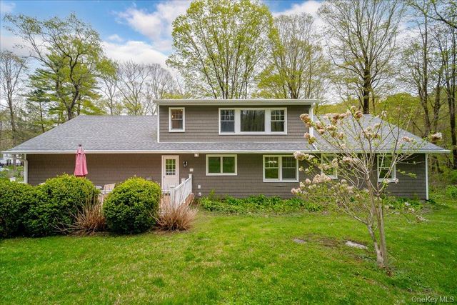 287 Hunns Lake Road, Stanfordville, NY 12581