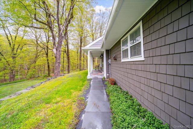 287 Hunns Lake Road, Stanfordville, NY 12581