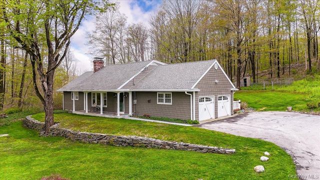 287 Hunns Lake Road, Stanfordville, NY 12581