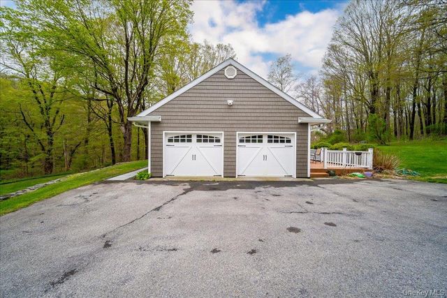 287 Hunns Lake Road, Stanfordville, NY 12581