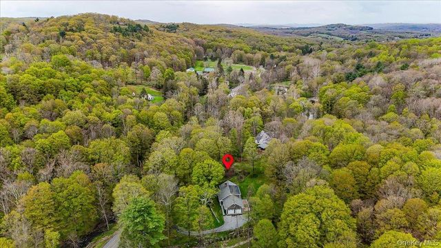 287 Hunns Lake Road, Stanfordville, NY 12581