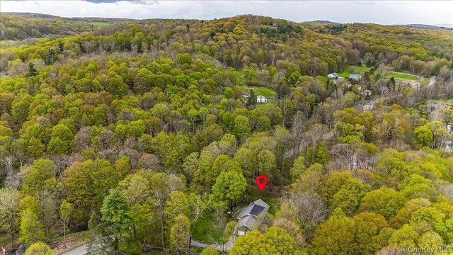 287 Hunns Lake Road, Stanfordville, NY 12581
