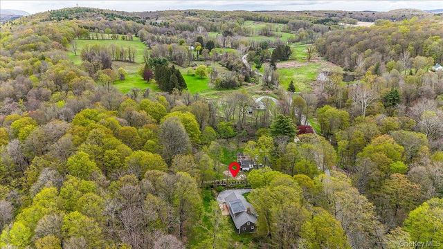 287 Hunns Lake Road, Stanfordville, NY 12581