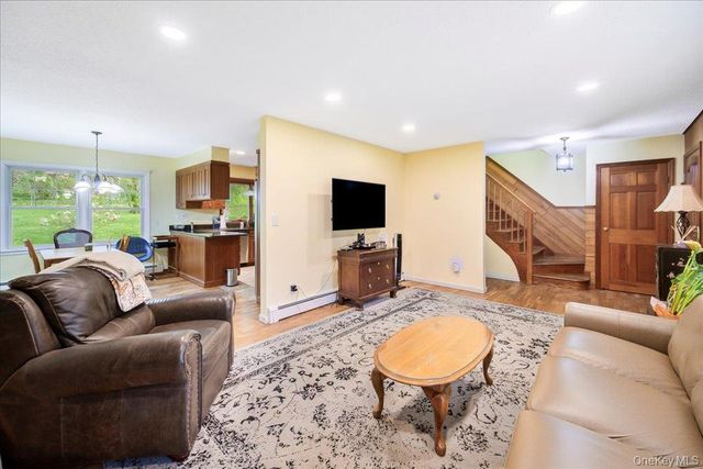 287 Hunns Lake Road, Stanfordville, NY 12581