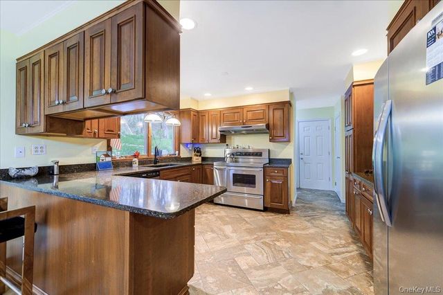 287 Hunns Lake Road, Stanfordville, NY 12581