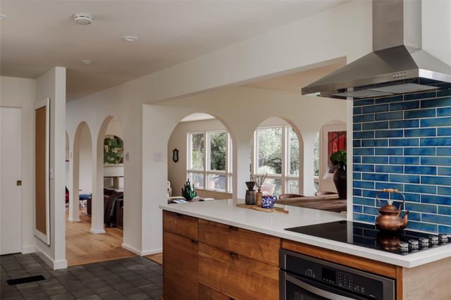 6700 Lakewood DR, Austin, TX 78731