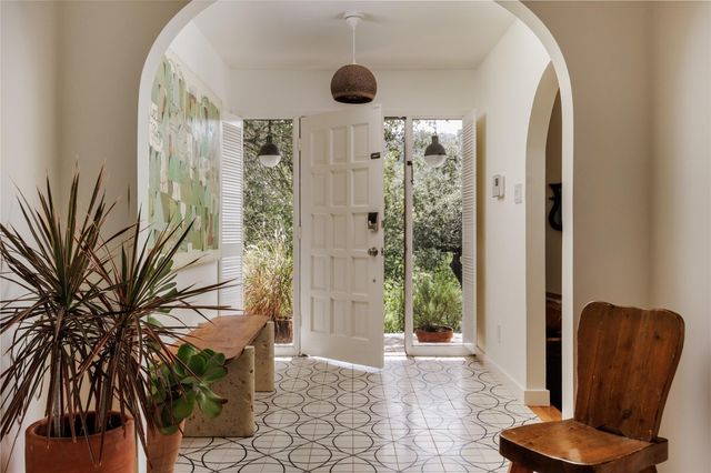 6700 Lakewood DR, Austin, TX 78731