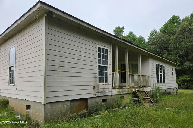 2808 Farmers Union Road, Clarkton, NC 28433