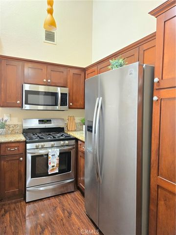 547 E Hazel Street 12, Inglewood, CA 90302