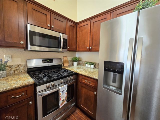 547 E Hazel Street 12, Inglewood, CA 90302