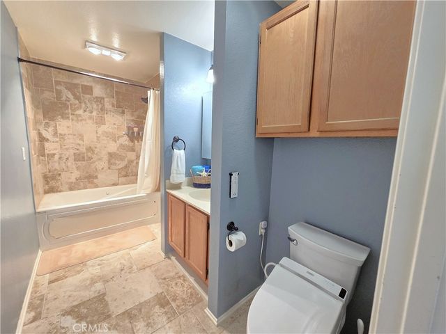 547 E Hazel Street 12, Inglewood, CA 90302