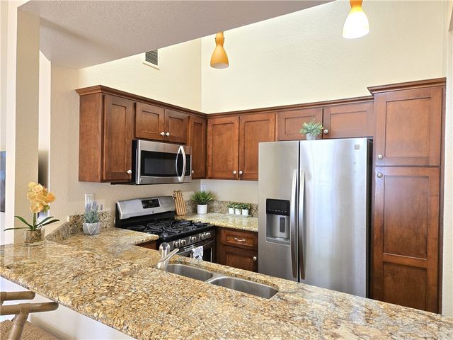 547 E Hazel Street 12, Inglewood, CA 90302