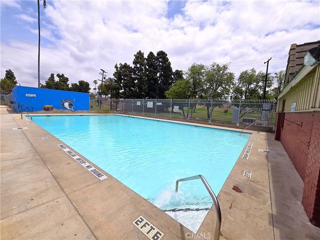 547 E Hazel Street 12, Inglewood, CA 90302