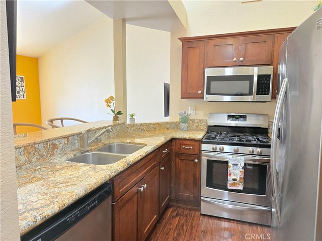 547 E Hazel Street 12, Inglewood, CA 90302