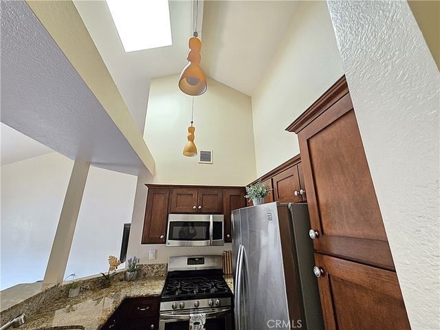 547 E Hazel Street 12, Inglewood, CA 90302