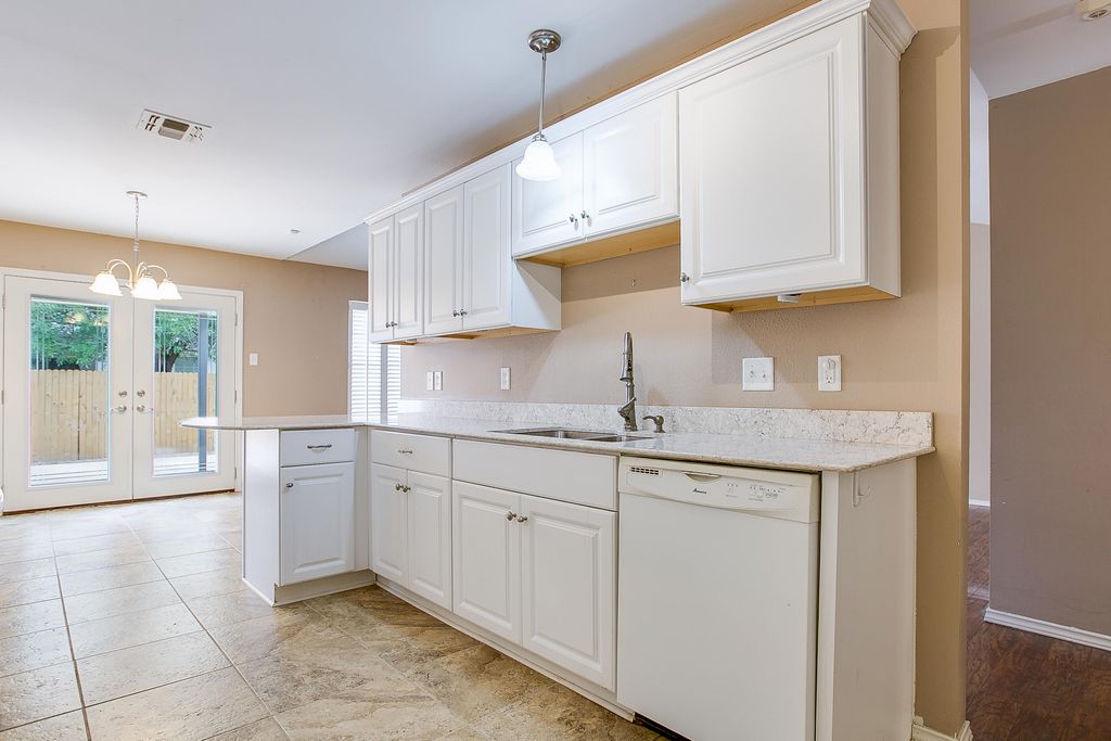 Image 13 of property listing at 1204 George Lane, San Angelo, TX 76905