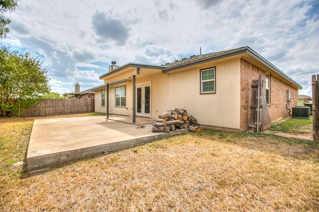 Image 28 of property listing at 1204 George Lane, San Angelo, TX 76905