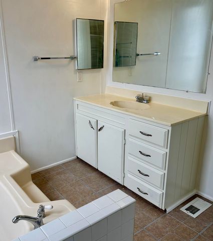 720 E Worth Avenue 82, Porterville, CA 93257