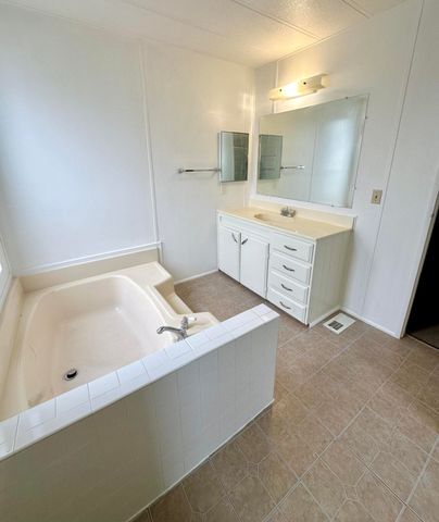 720 E Worth Avenue 82, Porterville, CA 93257