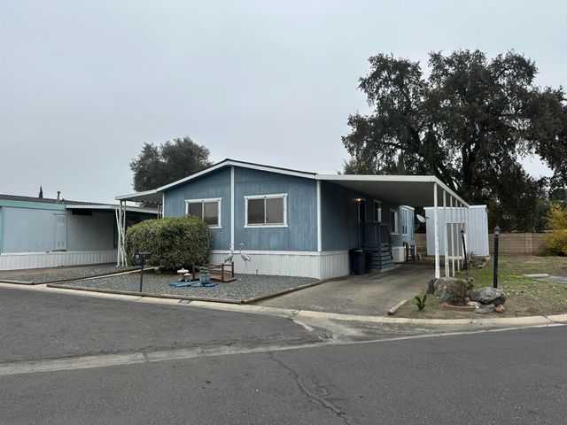720 E Worth Avenue 82, Porterville, CA 93257