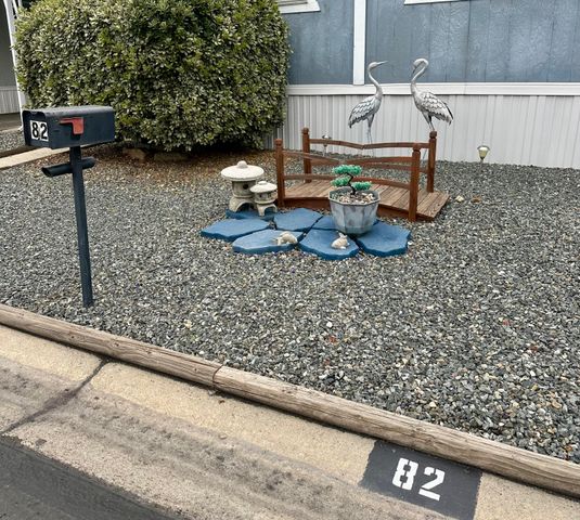 720 E Worth Avenue 82, Porterville, CA 93257