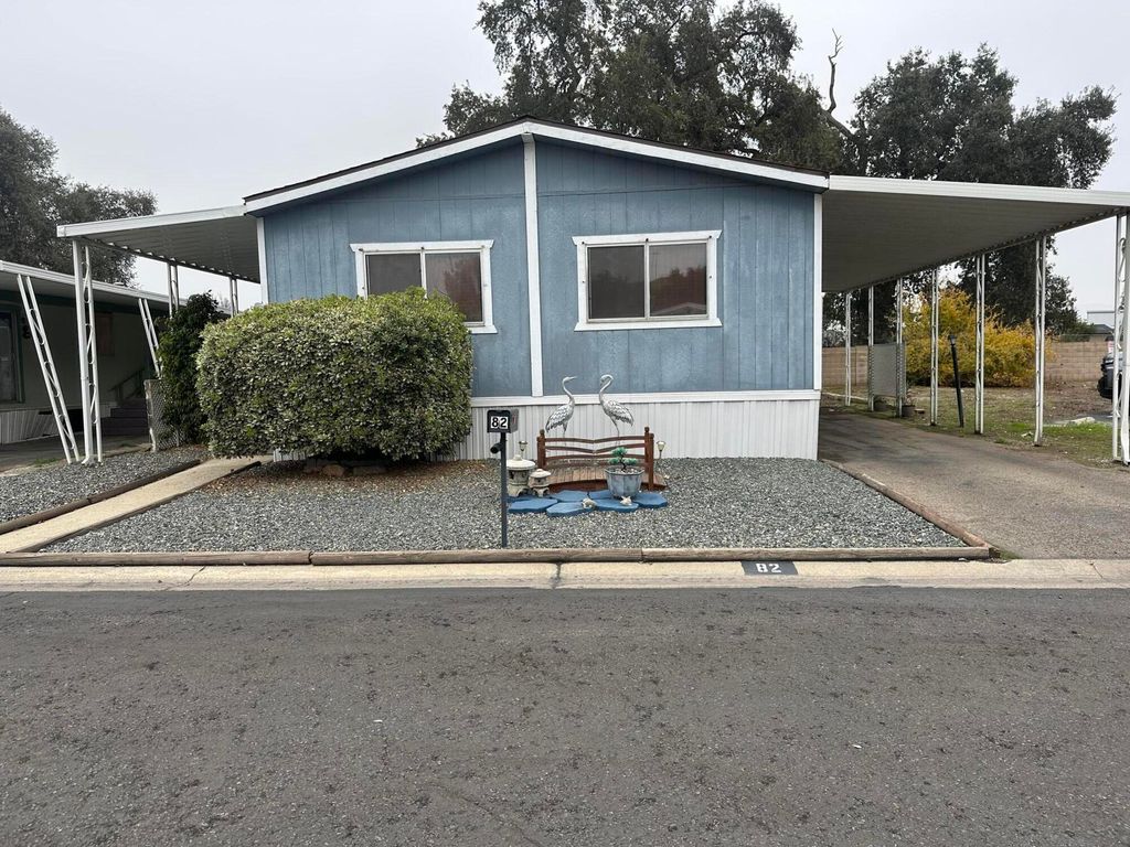 720 E Worth Avenue 82, Porterville, CA 93257