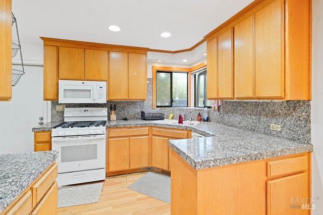 5823 CA-12 Hwy, Santa Rosa, CA 95409