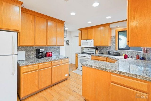 5823 CA-12 Hwy, Santa Rosa, CA 95409