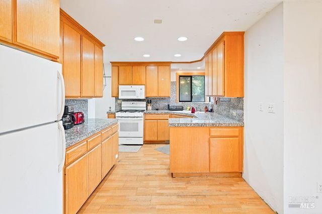 5823 CA-12 Hwy, Santa Rosa, CA 95409