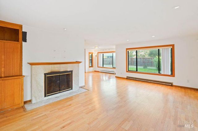 5823 CA-12 Hwy, Santa Rosa, CA 95409