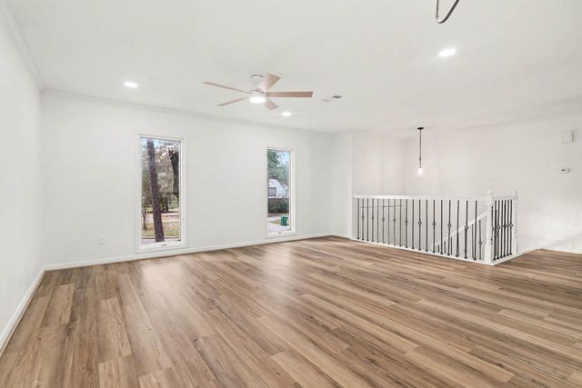 2 Kittiwake Court, The Woodlands, TX 77380