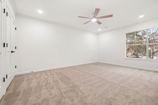 2 Kittiwake Court, The Woodlands, TX 77380