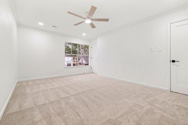 2 Kittiwake Court, The Woodlands, TX 77380