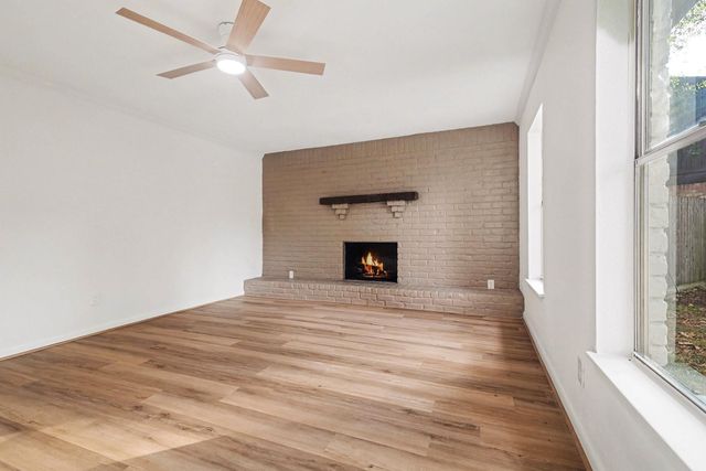 2 Kittiwake Court, The Woodlands, TX 77380