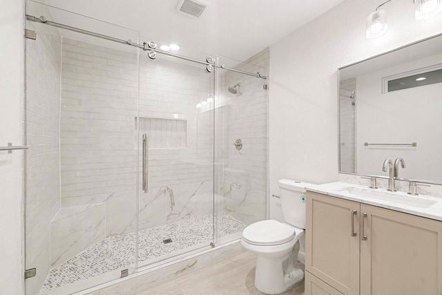 2 Kittiwake Court, The Woodlands, TX 77380