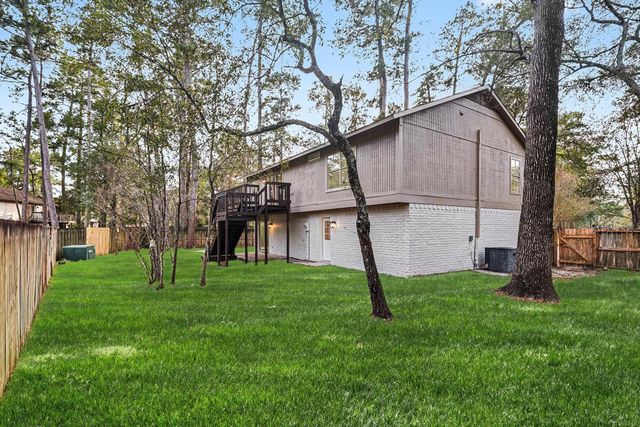 2 Kittiwake Court, The Woodlands, TX 77380