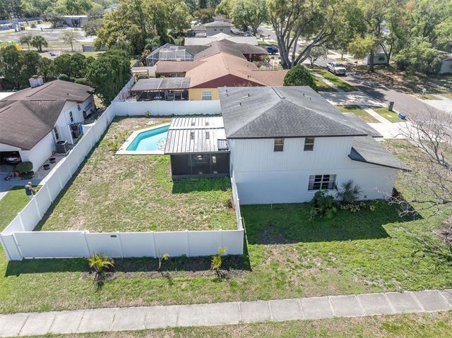 7602 WINGING WAY DRIVE, Tampa, FL 33615