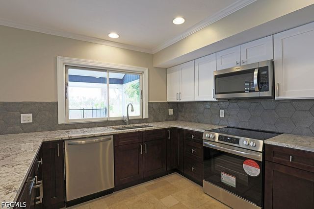 16717 Bobcat DR, Fort Myers, FL 33908