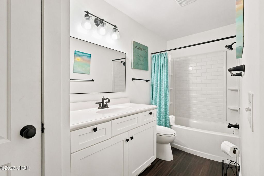 Image 18 of property listing at 7125 N Lagoon Drive O, Panama City Beach, FL 32408