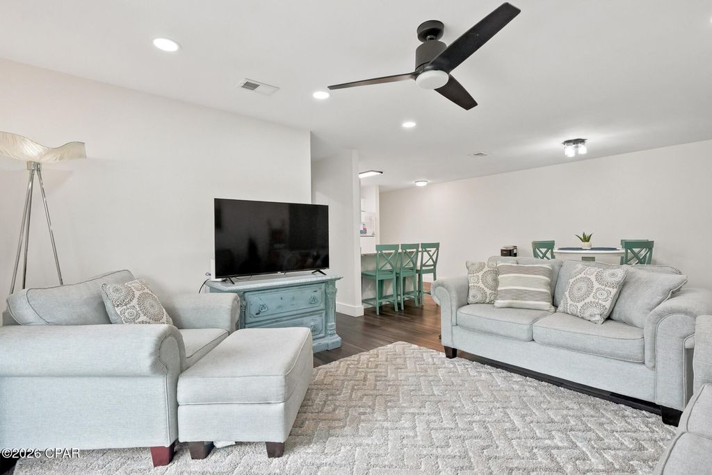 Image 7 of property listing at 7125 N Lagoon Drive O, Panama City Beach, FL 32408