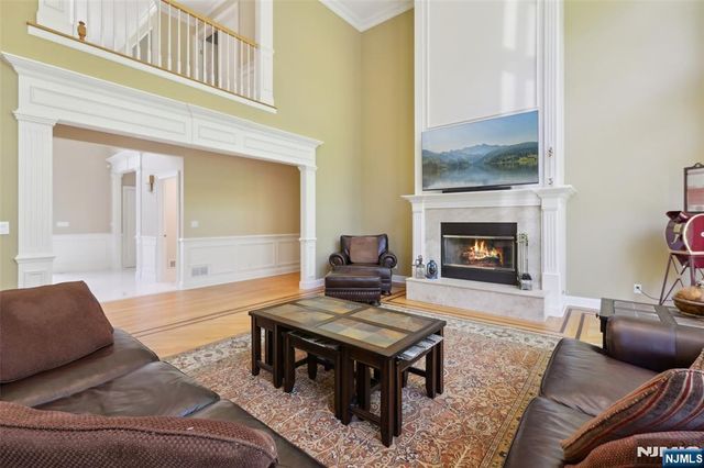37 Great Hall Road, Mahwah, NJ 07430