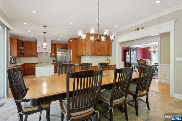 37 Great Hall Road, Mahwah, NJ 07430