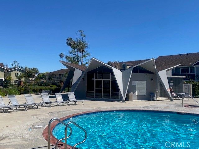 3342 Bradbury Road 20, Los Alamitos, CA 90720