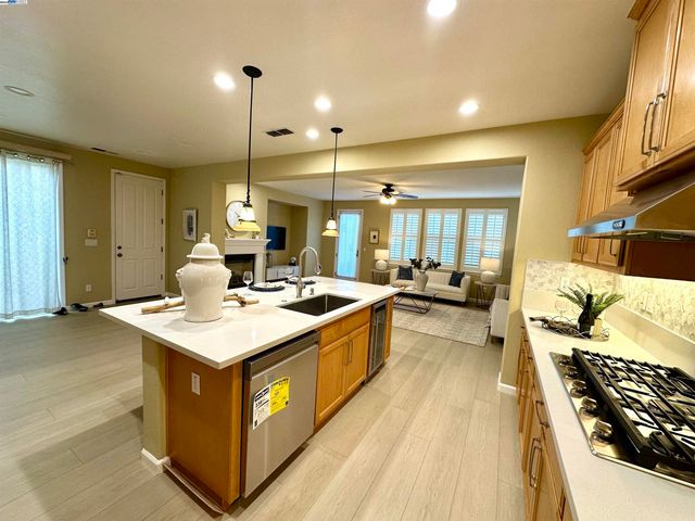 372 S Caballo Street, Mountain House, CA 95391